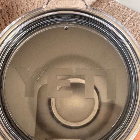 Yeti 30 oz Coral Tumbler with Clear Lid - Picture 4 of 4